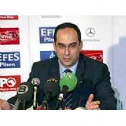 FUTBOL FEDERASYONU ÇATIRDIYOR